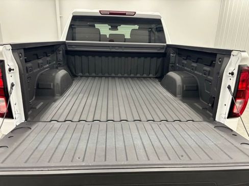 Used 2024 GMC Sierra 1500 Pro w/ Pro Value Package image 9
