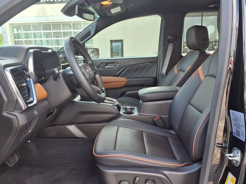 Certified 2024 GMC Canyon AT4 w/ AT4 Premium Package AWD/4WD image 16