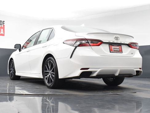 Used 2023 Toyota Camry SE w/ Audio Upgrade Package image 29