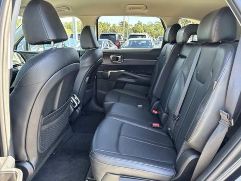 Used 2024 Kia Sorento S image 14