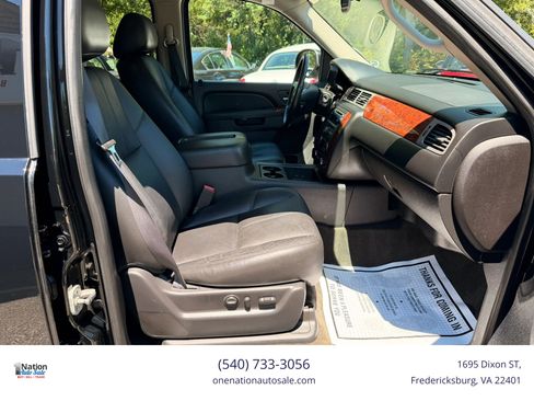 Used 2014 Chevrolet Suburban LT w/ Luxury Package AWD/4WD image 14