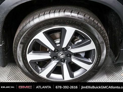 Used 2025 Honda Pilot Touring image 37