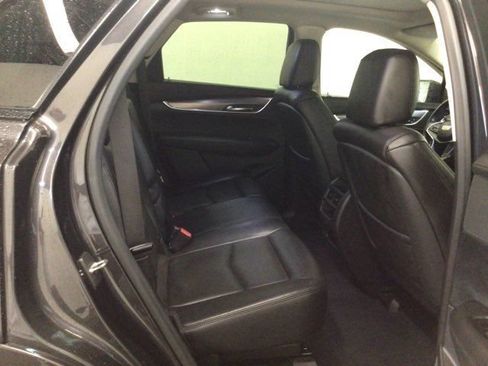 Used 2018 Cadillac XT5 Luxury w/ Driver Awareness Package AWD/4WD image 9
