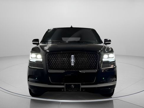 Used 2023 Lincoln Navigator Reserve image 7