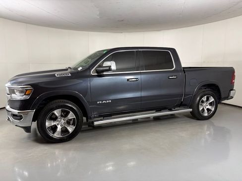 Used 2019 RAM 1500 Laramie AWD/4WD image 5