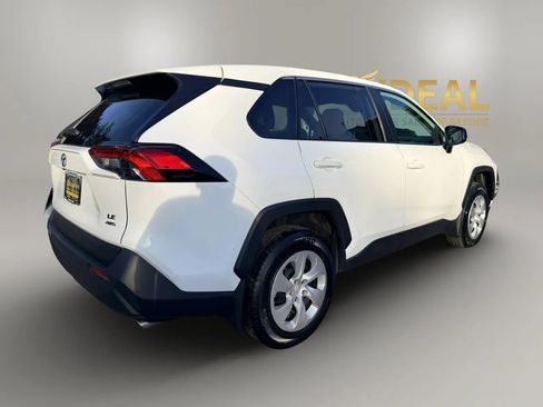 Used 2024 Toyota RAV4 LE AWD/4WD image 7