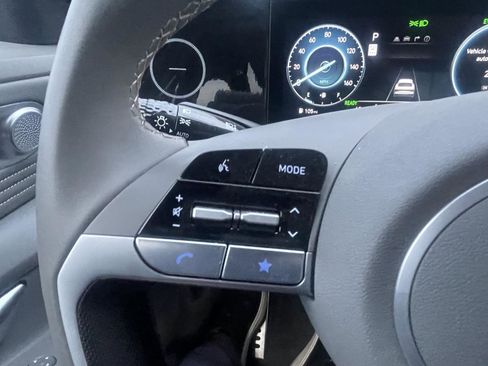 Used 2025 Hyundai Elantra SEL image 16