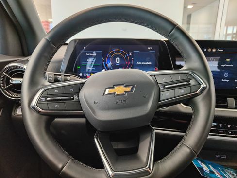 Used 2026 Chevrolet Equinox LT AWD/4WD image 21