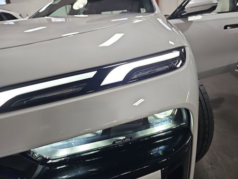 New 2025 BMW 760i xDrive image 33