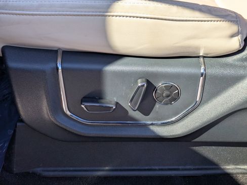 Used 2022 Ford Expedition Platinum image 14