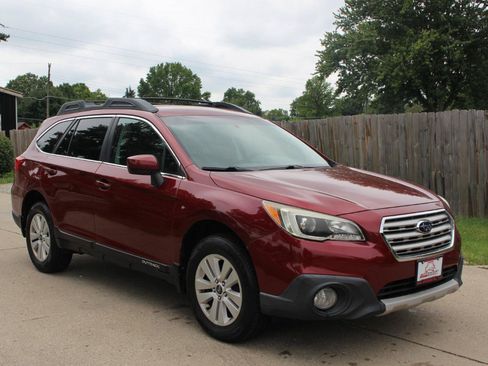 Used 2015 Subaru Outback 2.5i Premium AWD/4WD image 2