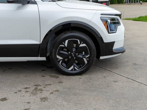 New 2026 Kia Niro Wind FWD image 34