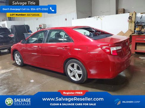 Used 2014 Toyota Camry SE FWD image 3