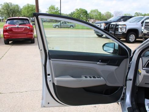 Used 2018 Hyundai Elantra SEL FWD image 10