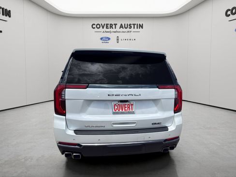 Used 2025 GMC Yukon Denali Ultimate AWD/4WD image 4