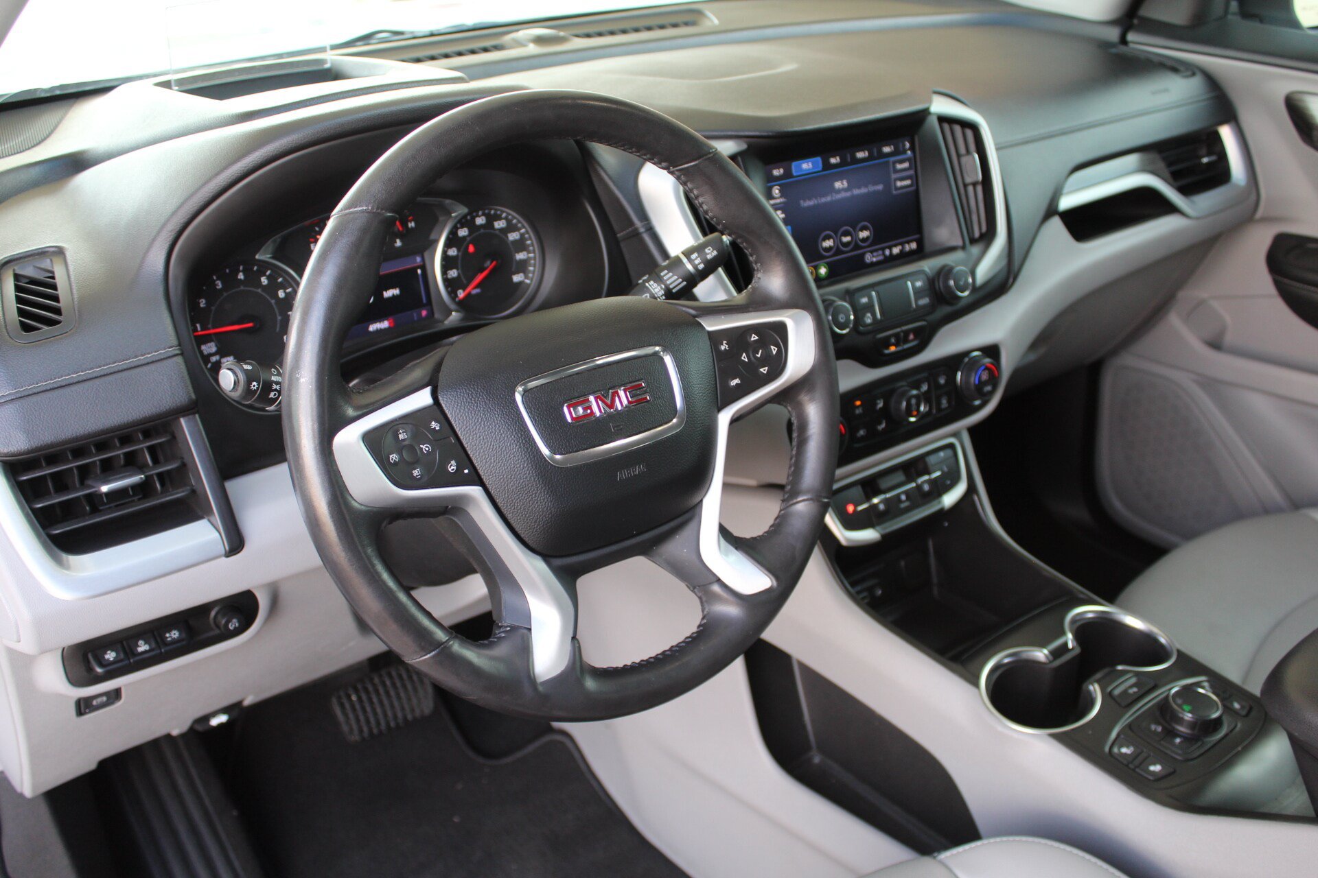 Used 2022 GMC Terrain SLT w/ Tech Package FWD image 26
