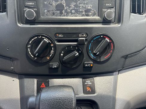 Used 2013 Nissan NV200 SV w/ Technology Pkg FWD image 13
