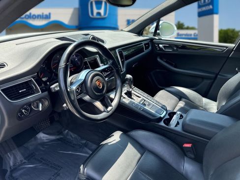 Used 2017 Porsche Macan AWD/4WD image 12