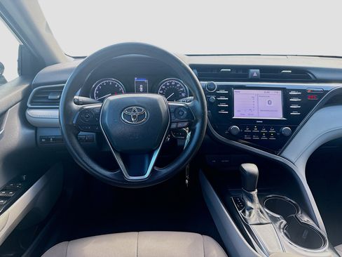 Used 2020 Toyota Camry LE FWD image 20