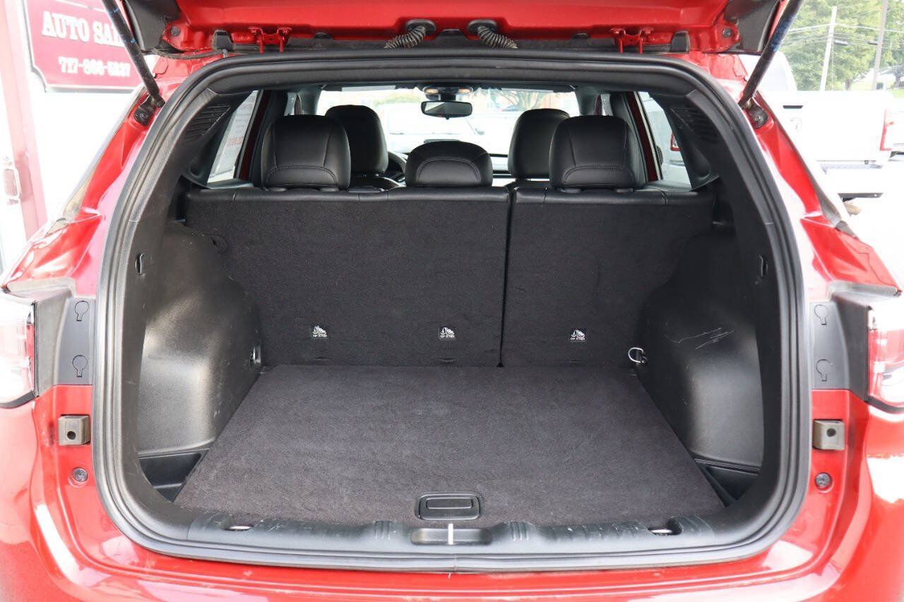 Used 2025 Jeep Compass Latitude AWD/4WD image 4