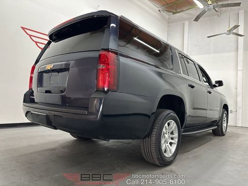 Used 2019 Chevrolet Suburban LT image 9