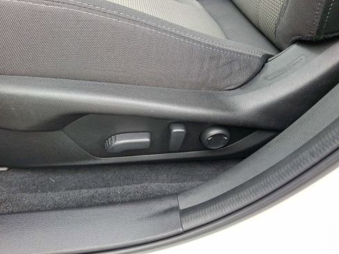 Used 2024 Subaru Crosstrek 2.0i Premium image 6