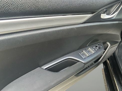 Used 2020 Honda Civic LX image 9