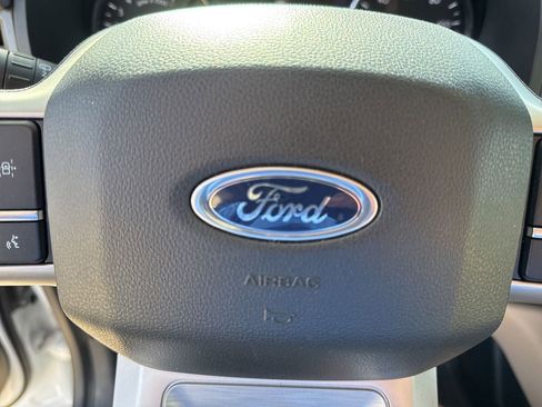 Used 2024 Ford Expedition Max XLT image 27