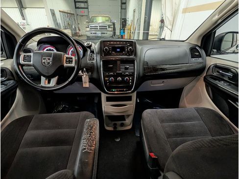 Used 2014 Dodge Grand Caravan American Value Package w/ UConnect Hands-Free Group image 9