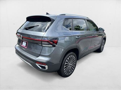 New 2025 Volkswagen Taos SE image 5