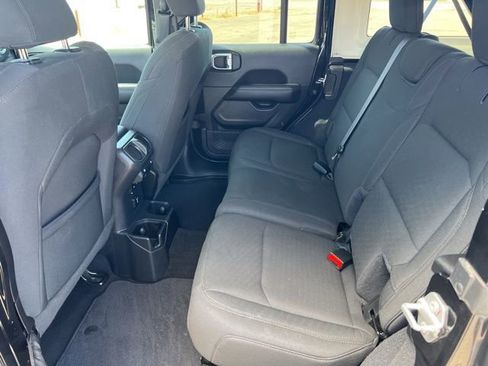 Used 2023 Jeep Wrangler Sahara image 19