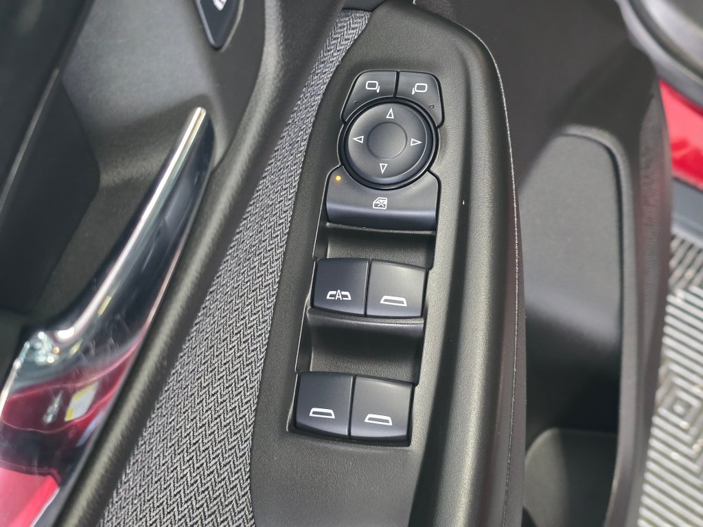 Used 2025 Chevrolet TrailBlazer LT AWD/4WD image 21