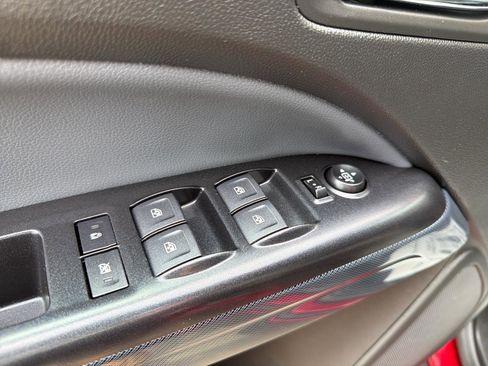 Used 2019 Chevrolet Colorado Z71 AWD/4WD image 14