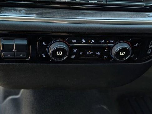 Used 2024 Chevrolet Silverado 2500 LTZ image 22