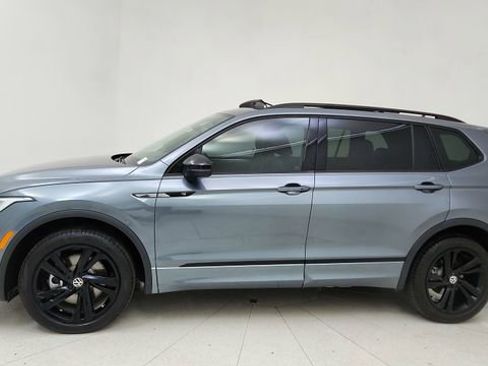 Used 2023 Volkswagen Tiguan SE R-Line image 3