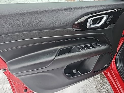 Certified 2024 Jeep Compass Limited w/ High Altitude Package image 20