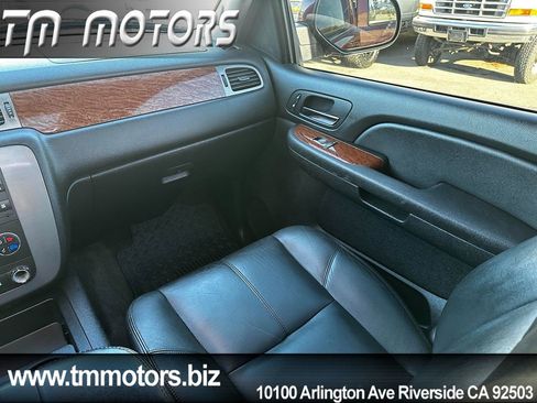 Used 2008 GMC Yukon SLT w/ SLT Preferred Equipment Group image 12