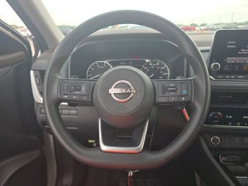 Used 2023 Nissan Rogue SV FWD image 10