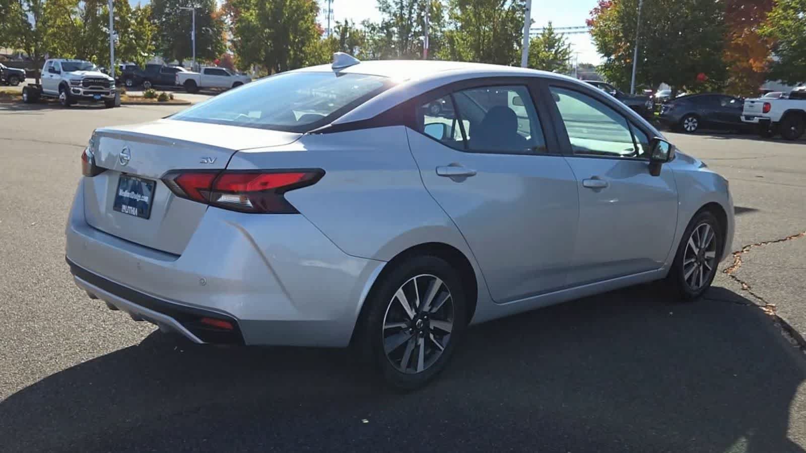 Used 2021 Nissan Versa SV FWD image 8