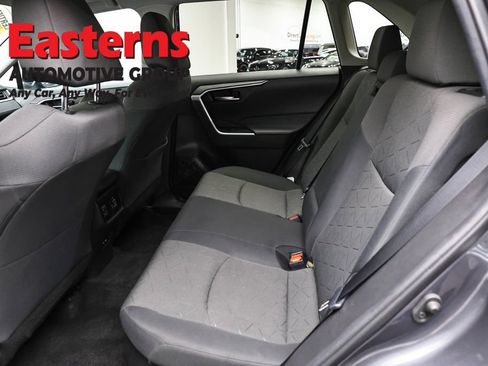 Used 2021 Toyota RAV4 XLE AWD/4WD image 21