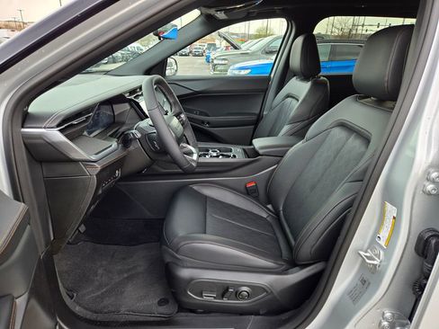 New 2026 Jeep Cherokee Overland image 13