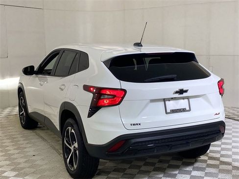 Used 2024 Chevrolet Trax RS image 19