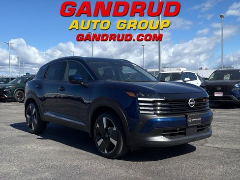 Used 2025 Nissan Kicks SR AWD/4WD image 1