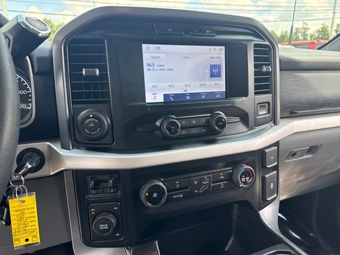 Used 2022 Ford F150 XLT w/ Trailer Tow Package AWD/4WD image 18