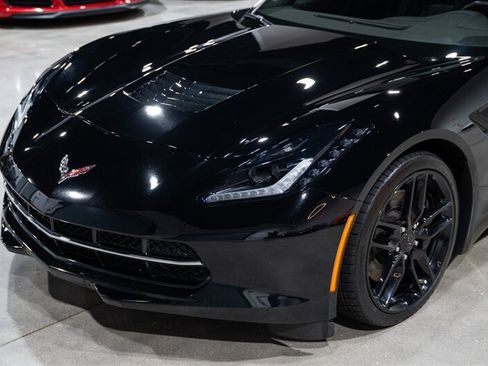 Used 2017 Chevrolet Corvette Stingray Coupe w/ Battery Protection Package RWD image 11