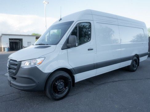 Used 2026 Mercedes-Benz Sprinter 2500 image 1