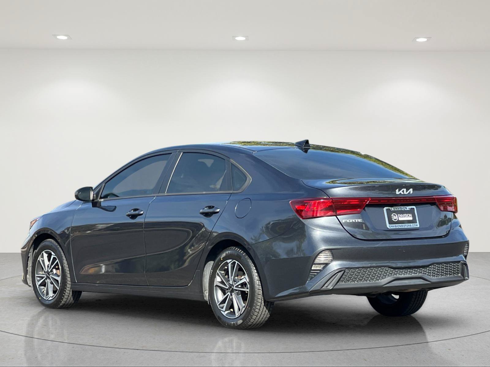 Used 2023 Kia Forte LXS w/ LXS Technology Package FWD image 3