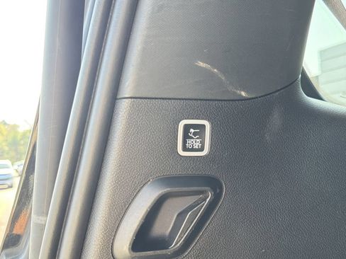 Used 2024 Jeep Wagoneer Series II w/ Flexible Seating Group RWD image 16