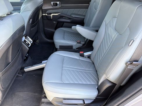 Used 2024 Kia Sorento SX Prestige w/ Sage Leather Package image 20