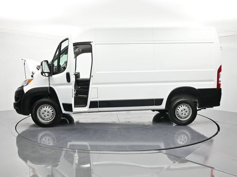 Used 2025 RAM ProMaster 2500 w/ Convenience Group FWD image 43